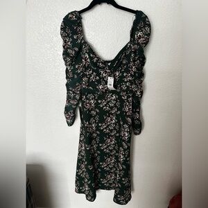 Astr the Label Floral Green Keyhole midi Dress